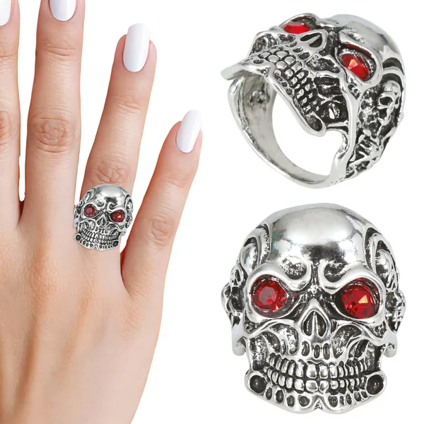 Anillo de calavera con ojos