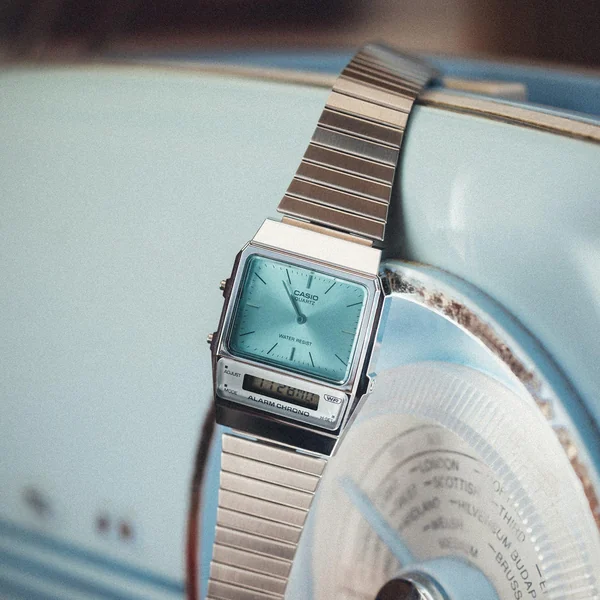 Casio Neo-Vintage Quartz Stainless Steel Digital Watch - Imagen 6
